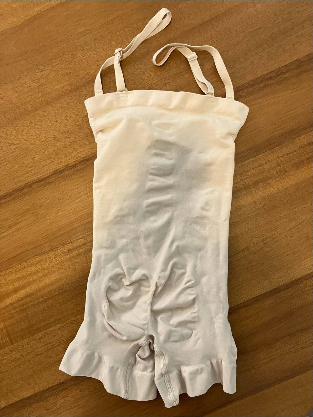SKIMS Seamless Sculpt Shortie Bodysuit - Picture 4 of 5
